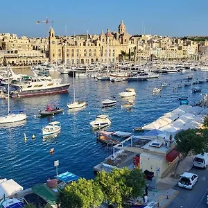 https://senglea-seaview-town-house.qawrahotelsmalta.org